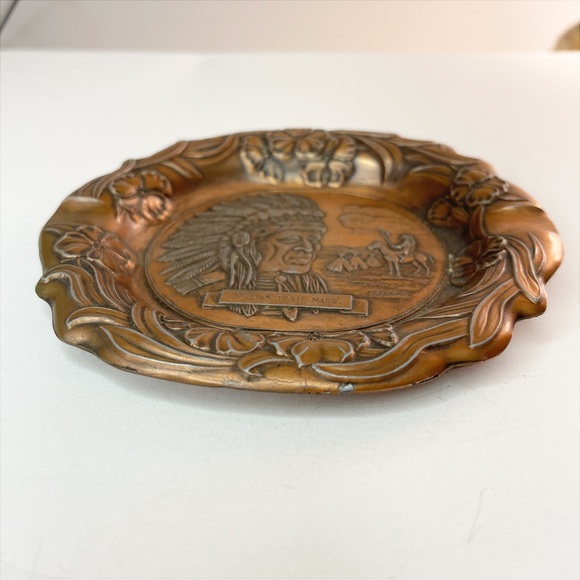 Vintage Metal Native American Chief Ashtray - Picture 6 of 6